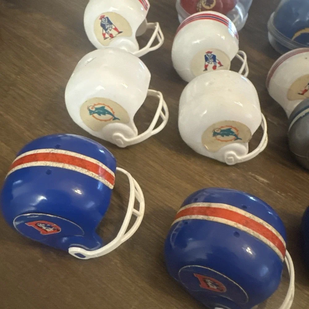 Vintage‎ NFL mini Helmets Lot Of 27